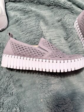 Women's Slip-On Platform Mule in Light Gray